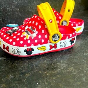 CROCS DISNEY  size 10 used good condition